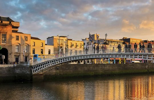 Picture of Ha'penny Bridge in Dublin during sunset